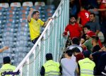 این مهاجم چاقو بدست تا ابد از حضور در ورزشگاهها محروم میشود؟ ، زشتترین تصویر ورزشگاه آزادی